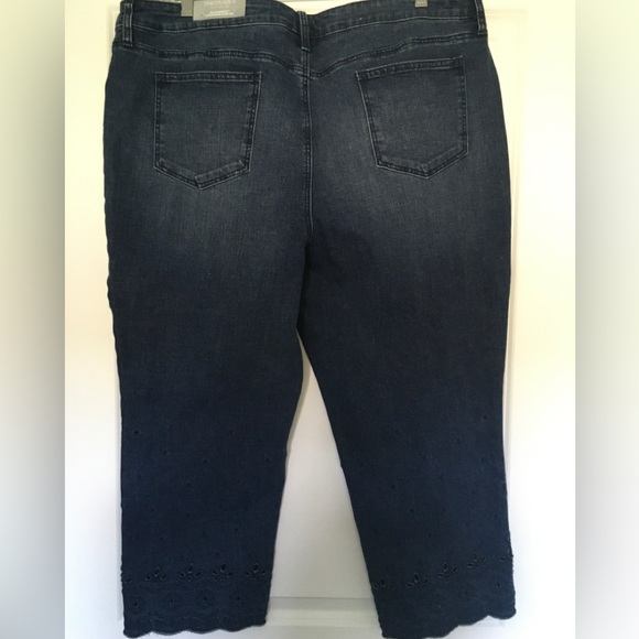 Chico’s So Slimming Eyelet Hem GF Crop Pants Indigo size 4 (20) - Picture 5 of 6